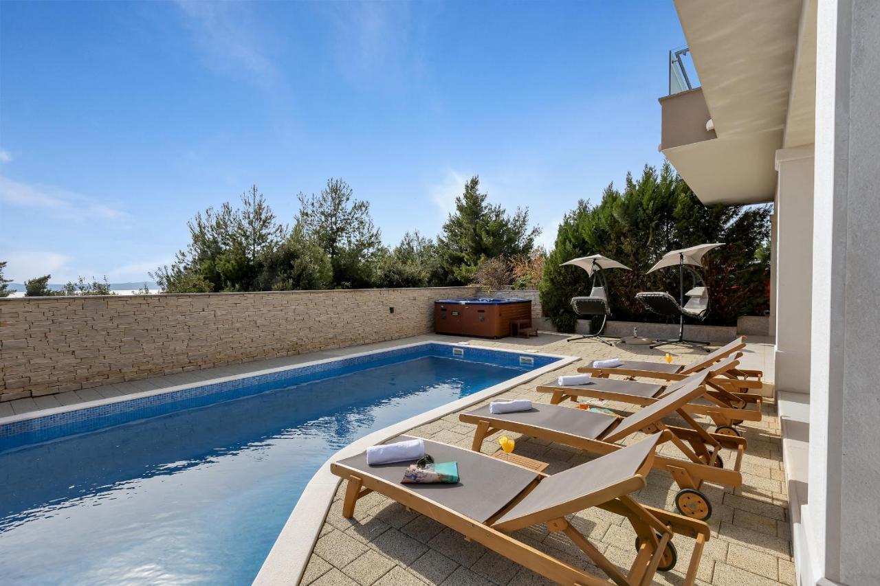 Apartments Lujnovic Makarska Exterior foto