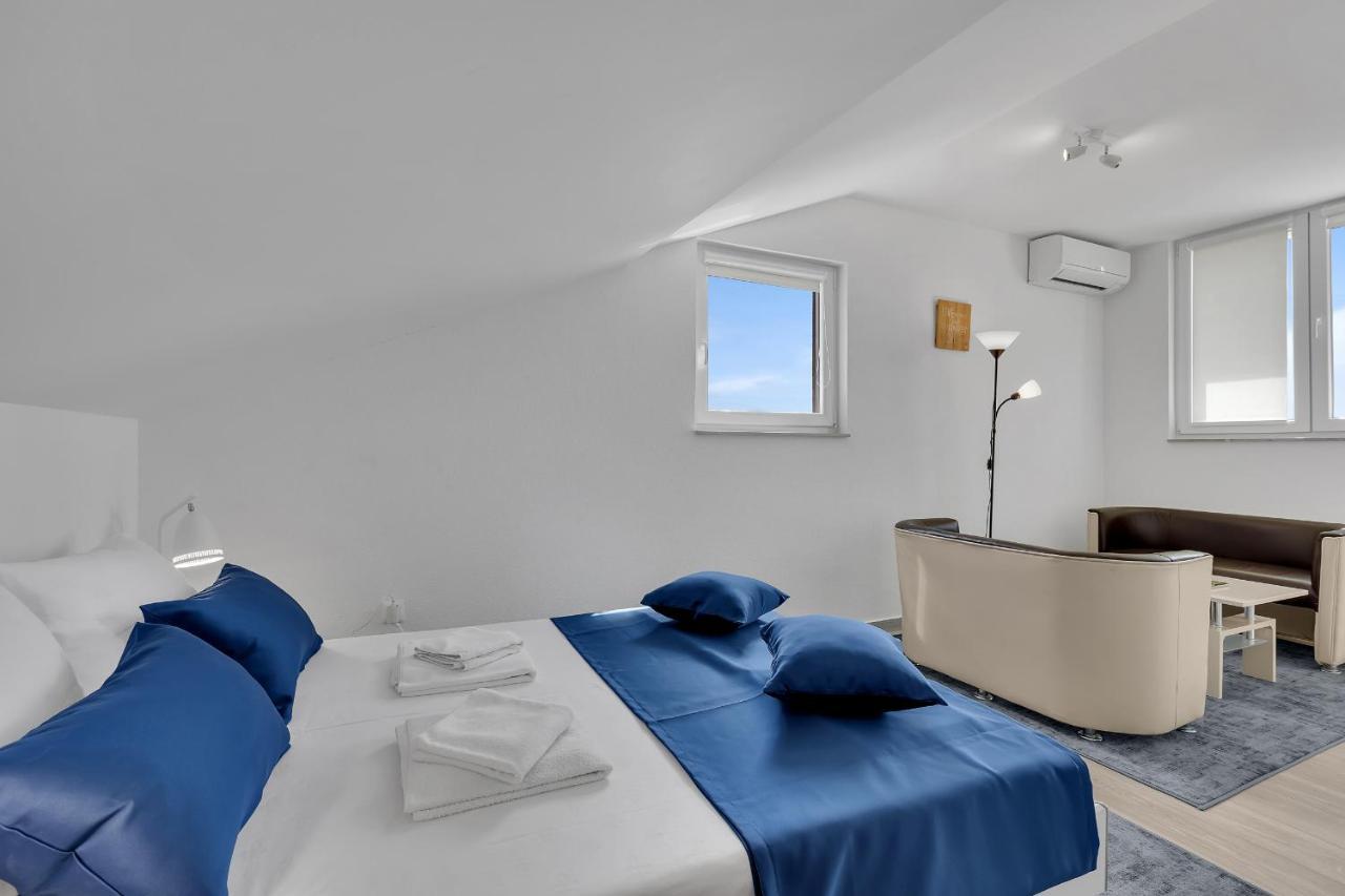 Apartments Lujnovic Makarska Exterior foto
