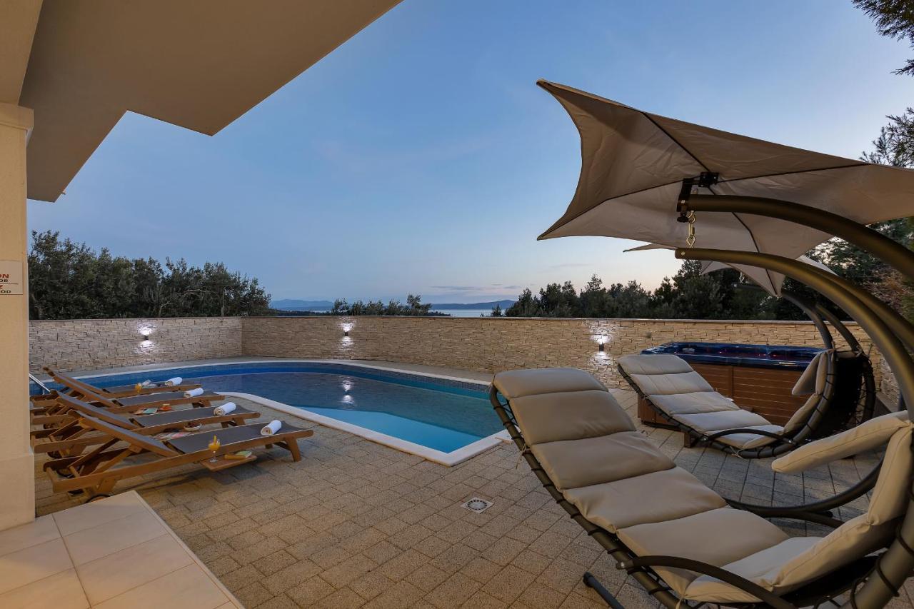 Apartments Lujnovic Makarska Exterior foto
